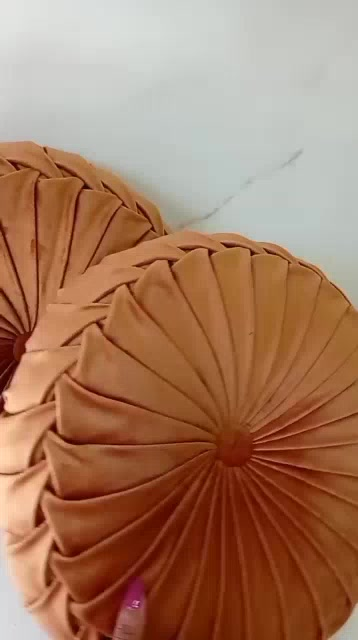 Almofada Decorativa Redonda Artesanal Luxuosa em Veludo – 40cm