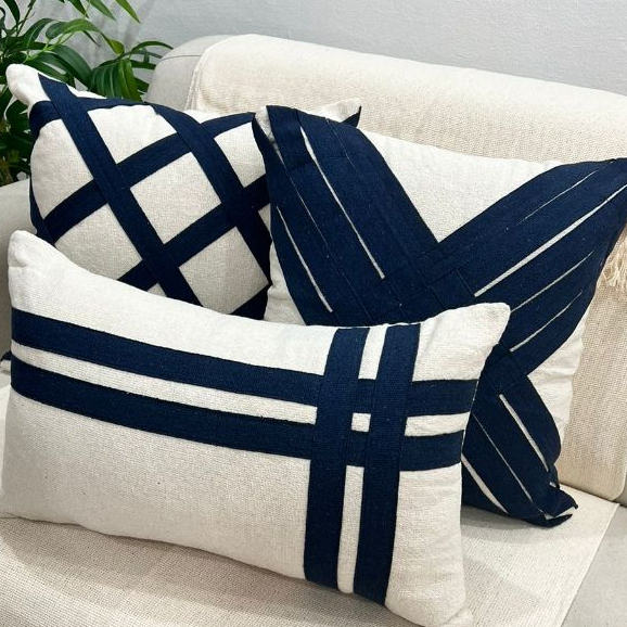 Kit de Almofadas Fita Azul Marinho – Estilo Rústico Boho Artesanal para Sofá e Cama