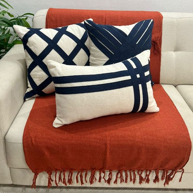 Kit de Almofadas Fita Azul Marinho – Estilo Rústico Boho Artesanal para Sofá e Cama