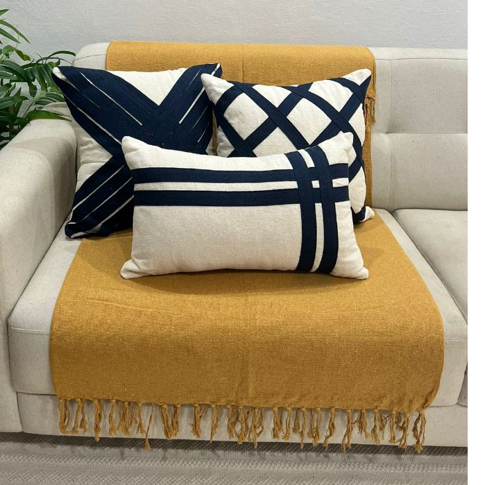 Kit de Almofadas Fita Azul Marinho – Estilo Rústico Boho Artesanal para Sofá e Cama