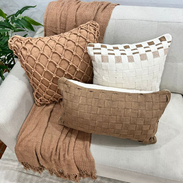 Kit de Almofadas Cordão Caramelo Macramê Artesanal – Algodão, Estilo Boho Rústico com Manta Xale Favo de Mel