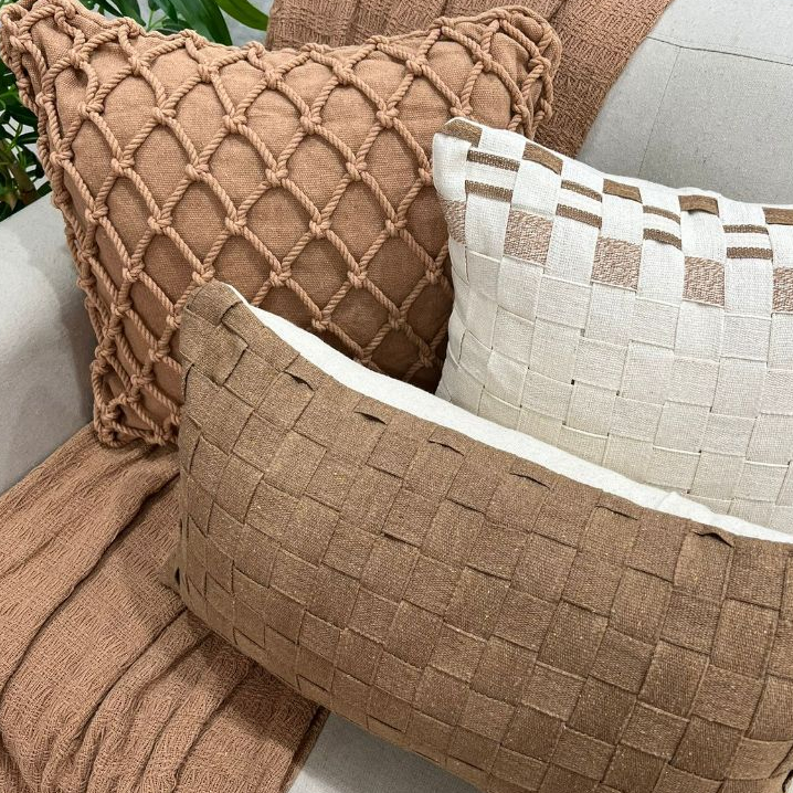 Kit de Almofadas Cordão Caramelo Macramê Artesanal – Algodão, Estilo Boho Rústico com Manta Xale Favo de Mel