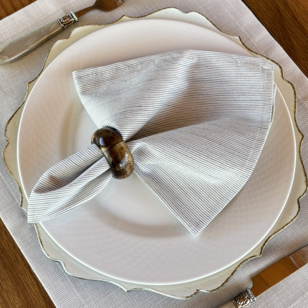 Kit 4 Guardanapos de Algodão Premium 35x35 cm com Bainha – Mesa Posta Elegante
