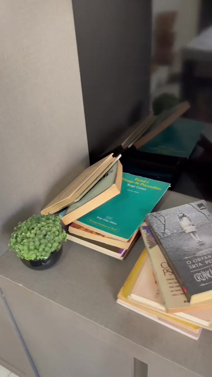 Porta Livros de Bancada Preto – Organizador de Mesa e Livros