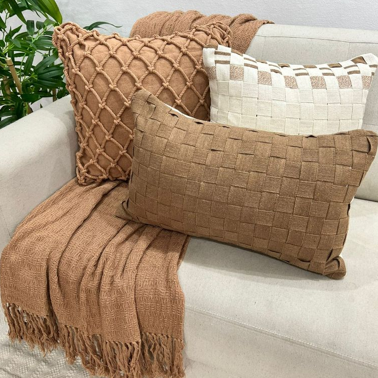 Kit de Almofadas Cordão Caramelo Macramê Artesanal – Algodão, Estilo Boho Rústico com Manta Xale Favo de Mel 