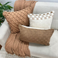 Kit de Almofadas Cordão Caramelo Macramê Artesanal – Algodão, Estilo Boho Rústico com Manta Xale Favo de Mel 