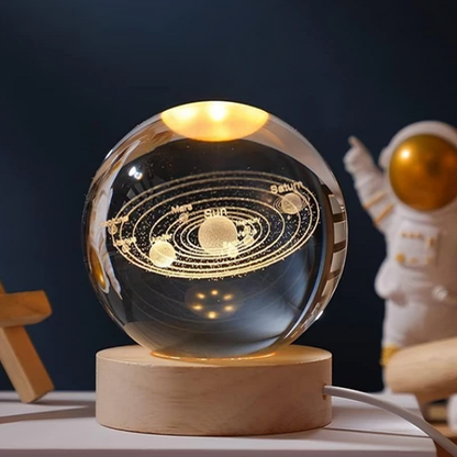 Luminária de Cristal 3D Sistema Solar com Base de Madeira – Luz Noturna LED Decorativa