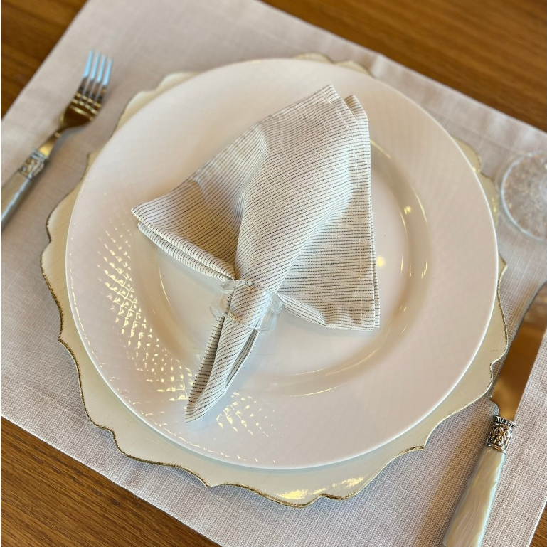 Kit 4 Guardanapos de Algodão Premium 35x35 cm com Bainha – Mesa Posta Elegante